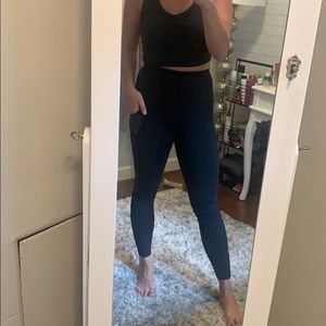 Victoria sport workout leggings with a side pocket